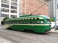 Eine Tram der Linie F.