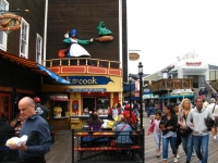 Rummel und Gedränge am Pier 39.